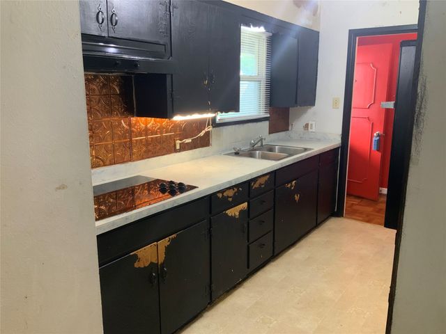 1421 N 9th Street, Midlothian, TX 76065