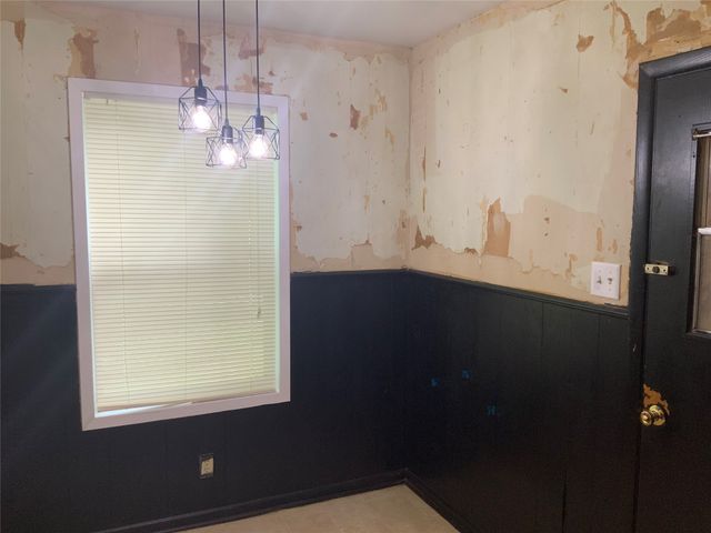 1421 N 9th Street, Midlothian, TX 76065