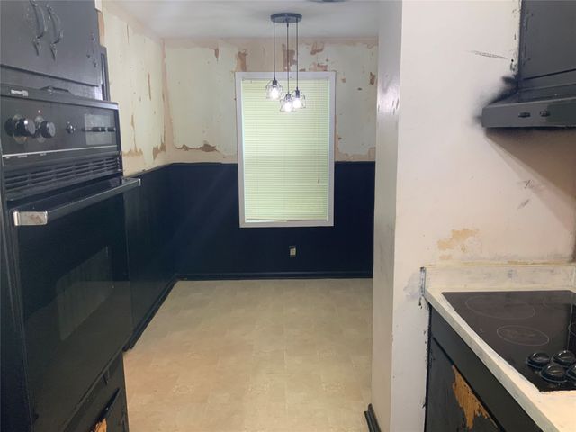 1421 N 9th Street, Midlothian, TX 76065