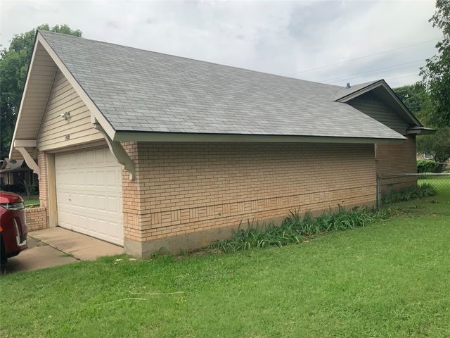 1421 N 9th Street, Midlothian, TX 76065