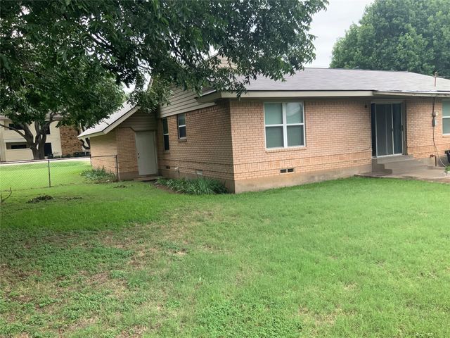 1421 N 9th Street, Midlothian, TX 76065