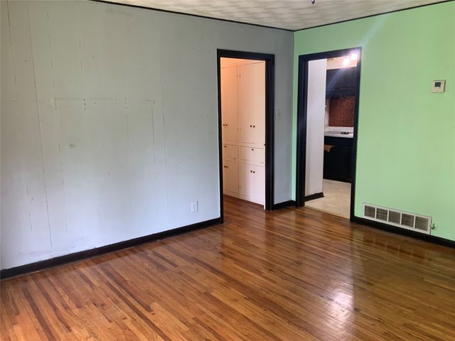 1421 N 9th Street, Midlothian, TX 76065
