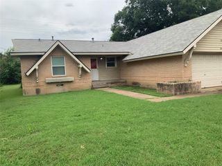 1421 N 9th Street, Midlothian, TX 76065