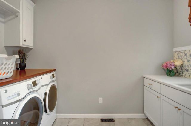 1857 CARRERA DRIVE, Chambersburg, PA 17202