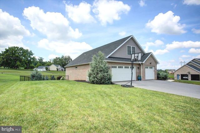 1857 CARRERA DRIVE, Chambersburg, PA 17202