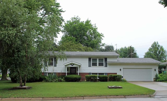 602 E Sunrise Street, New Hampton, IA 50659