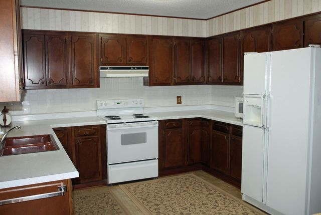 602 E Sunrise Street, New Hampton, IA 50659