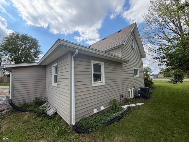 8377 E Us Highway 40, Greenfield, IN 46140