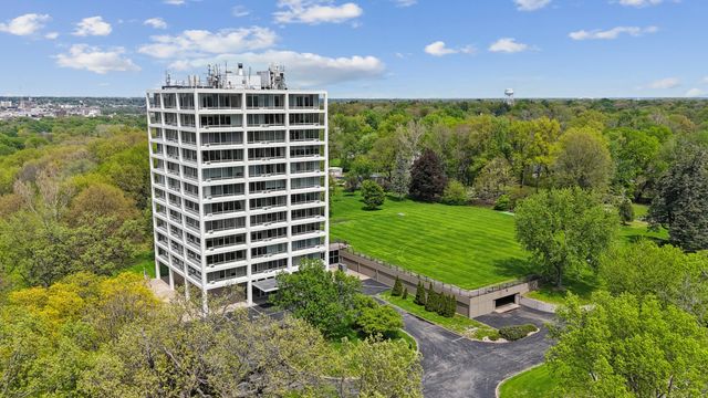 1337 21st Avenue 12B, Rock Island, IL 61201