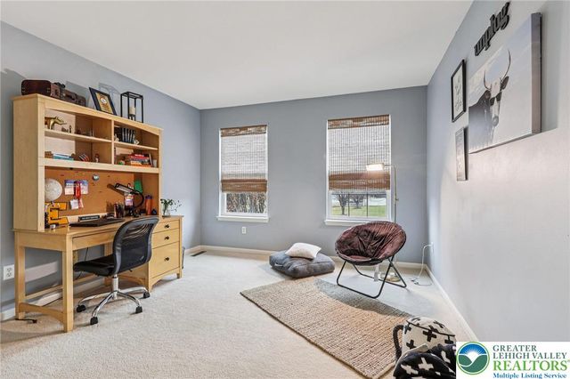 6066 Timberknoll Drive, Lower Macungie Twp, PA 18062