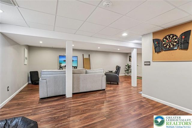 6066 Timberknoll Drive, Lower Macungie Twp, PA 18062