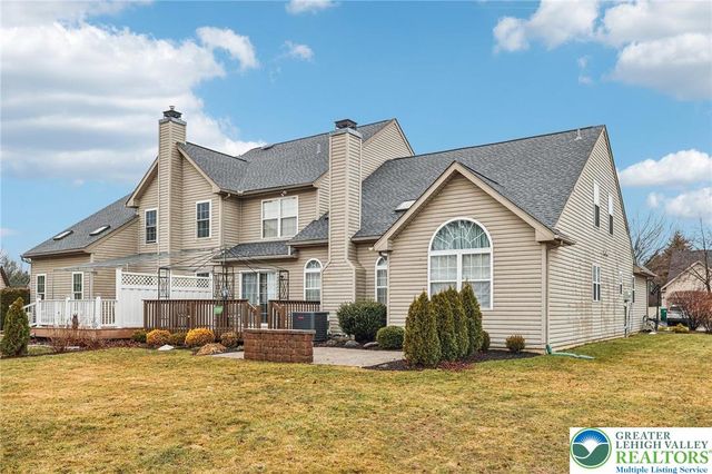 6066 Timberknoll Drive, Lower Macungie Twp, PA 18062