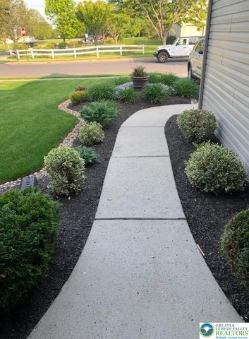 6066 Timberknoll Drive, Lower Macungie Twp, PA 18062