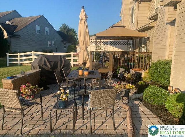 6066 Timberknoll Drive, Lower Macungie Twp, PA 18062