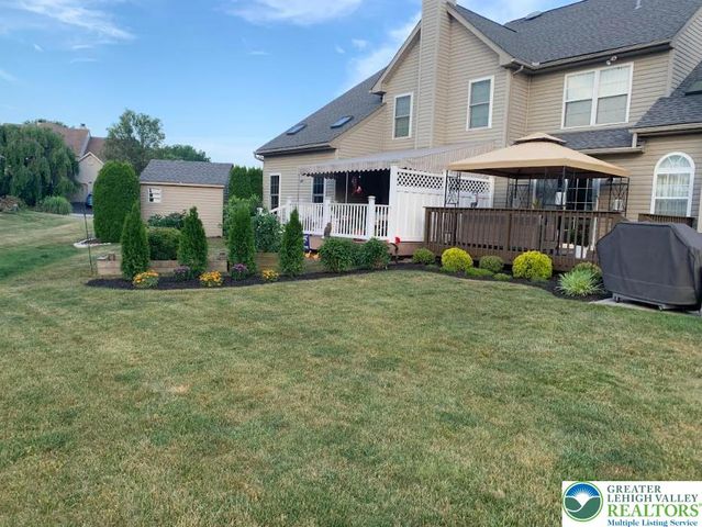 6066 Timberknoll Drive, Lower Macungie Twp, PA 18062