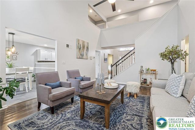 6066 Timberknoll Drive, Lower Macungie Twp, PA 18062