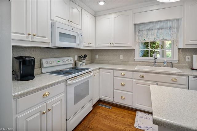 717 WestRidge Drive, Pilot Mountain, NC 27041