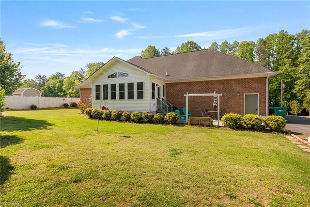 717 WestRidge Drive, Pilot Mountain, NC 27041