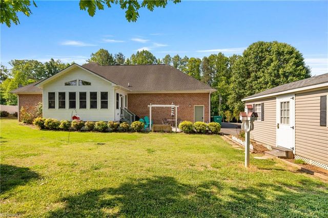 717 WestRidge Drive, Pilot Mountain, NC 27041