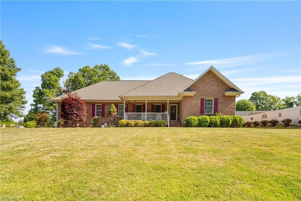717 WestRidge Drive, Pilot Mountain, NC 27041