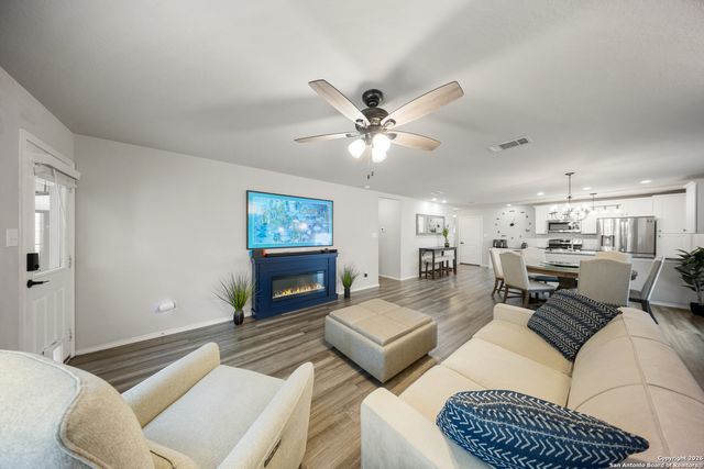 31541 Nimbus Dr, Bulverde, TX 78163