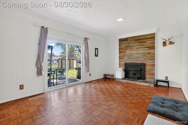2141 E Hill Road, Grand Blanc, MI 48439