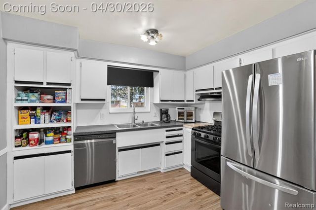 2141 E Hill Road, Grand Blanc, MI 48439