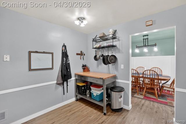 2141 E Hill Road, Grand Blanc, MI 48439