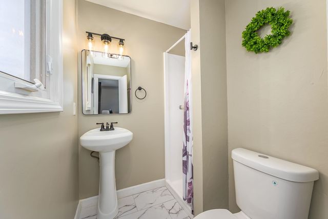 2403 E Robbins St, Park City, KS 67219