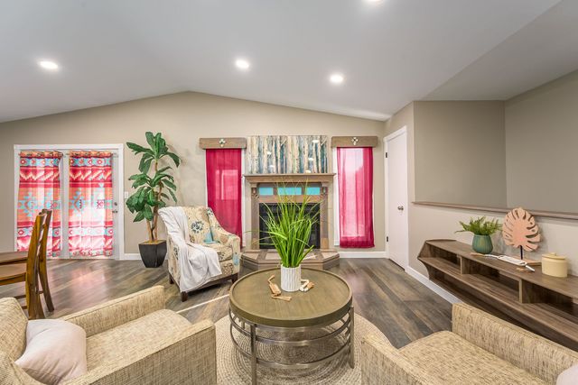 2403 E Robbins St, Park City, KS 67219