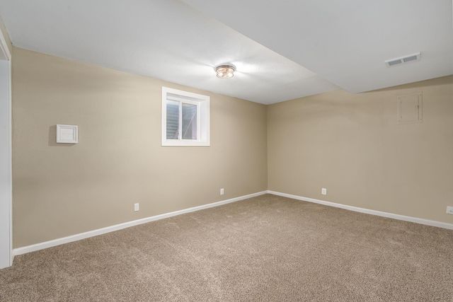 2403 E Robbins St, Park City, KS 67219