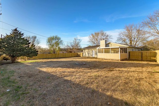2403 E Robbins St, Park City, KS 67219
