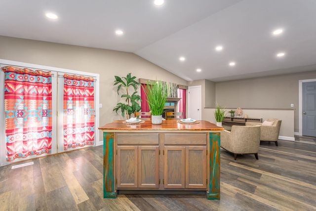 2403 E Robbins St, Park City, KS 67219