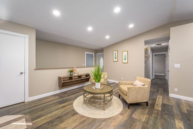 2403 E Robbins St, Park City, KS 67219