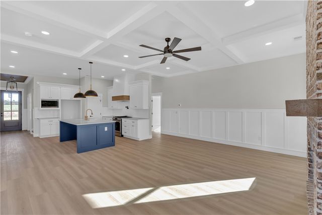 1619 Old Dobbins Bridge Road, Townville, SC 29689