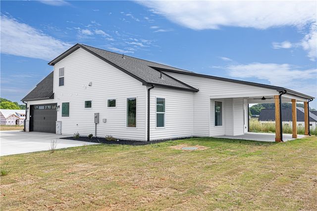 1619 Old Dobbins Bridge Road, Townville, SC 29689