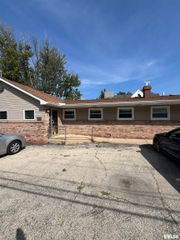 122 E 15TH Street, Davenport, IA 52803