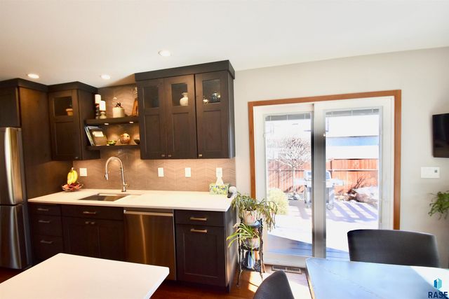 1309 E 26th St Street, Sioux Falls, SD 57105