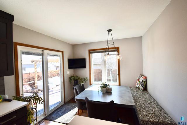 1309 E 26th St Street, Sioux Falls, SD 57105