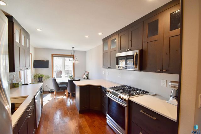 1309 E 26th St Street, Sioux Falls, SD 57105