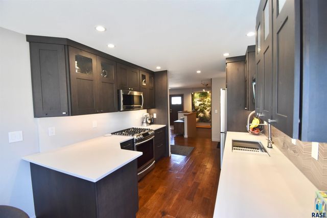 1309 E 26th St Street, Sioux Falls, SD 57105