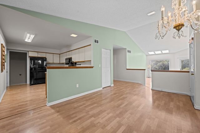106 Sumac Court, St. Charles, IL 60174