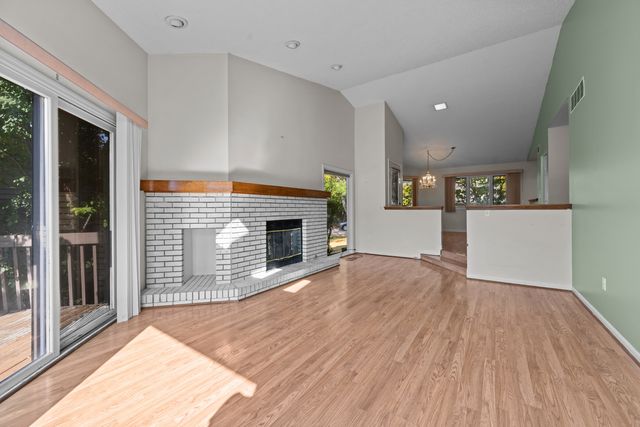 106 Sumac Court, St. Charles, IL 60174