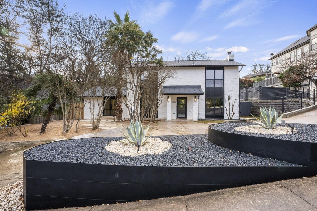 2001 Wychwood DR, Austin, TX 78746