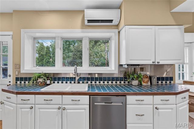 7101 Delmar Boulevard, University City, MO 63130