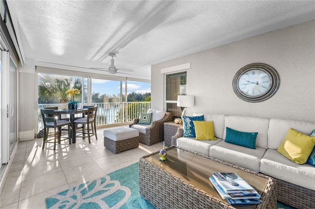 8885 W Orchid Island Circle 5, Vero Beach, FL 32963