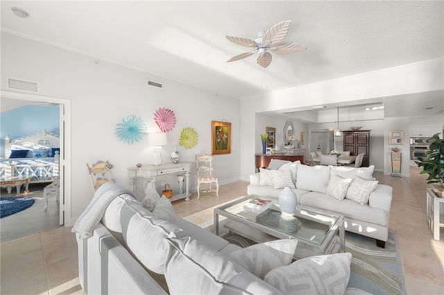 8885 W Orchid Island Circle 5, Vero Beach, FL 32963