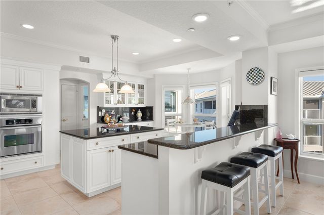 8885 W Orchid Island Circle 5, Vero Beach, FL 32963