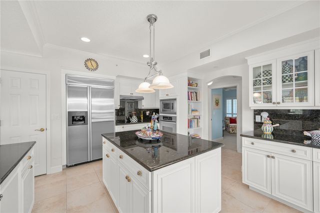 8885 W Orchid Island Circle 5, Vero Beach, FL 32963