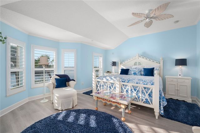 8885 W Orchid Island Circle 5, Vero Beach, FL 32963